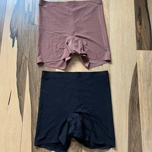 NWOT lot of 2 Knix Thigh saver, 4in